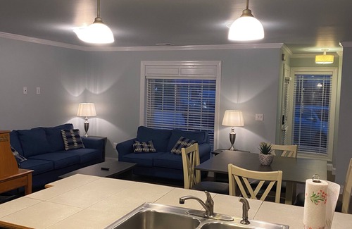 Chesterfield House | Cozy 2-bedroom townhome with WiFi, AC in charming Chesterfield