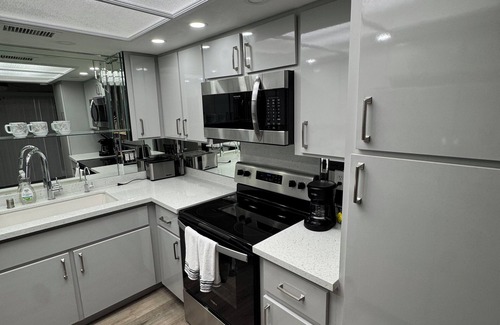 Summerlin House | Cozy 2-bedroom townhome in welcoming Las Vegas with WiFi, AC