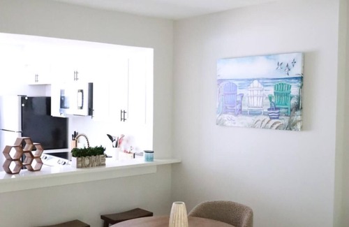 Tuckahoe House | Cozy 2-bedroom townhome in enjoyable Richmond with WiFi, AC