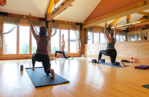 Moscow Cabin | Cozy 2-bedroom Trapp Family Resort cabin, with many amenities in Stowe, Vermont.