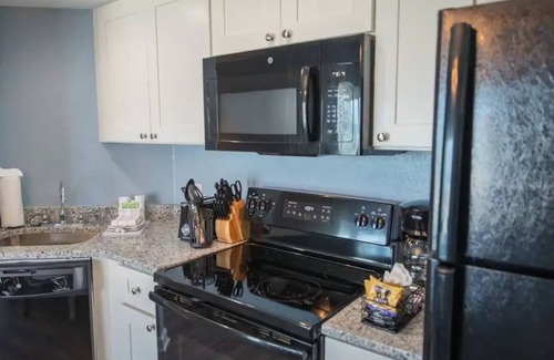 New Smyrna Beach Resort | Cozy 2-bedroom in delightful Coconut Palms II Beach Resort/July 7th to 14th