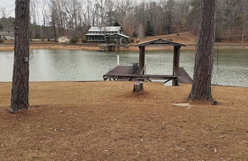 Jacksons' Gap Cabin | Cozy 2-bedroom with 180 water views