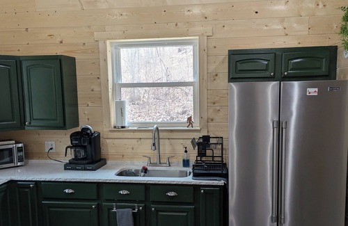 Alto Pass Cabin | Cozy 2-BR cabin with bonus loft bedroom by the Wine Trail in the Shawnee Forest!