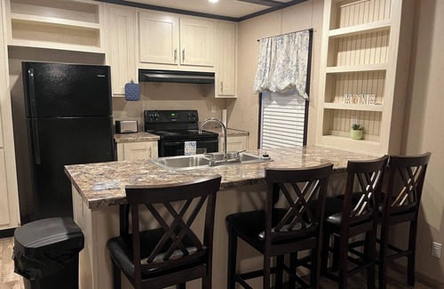 Bucks House | Cozy 2-BR MH in wonderful country setting. Short drive to Industrial Plants