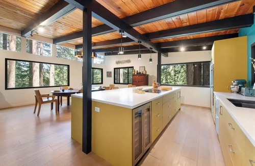 Camp Meeker House | Cozy 2-BR Stay w/PVT Decks & Scenic Forest Views