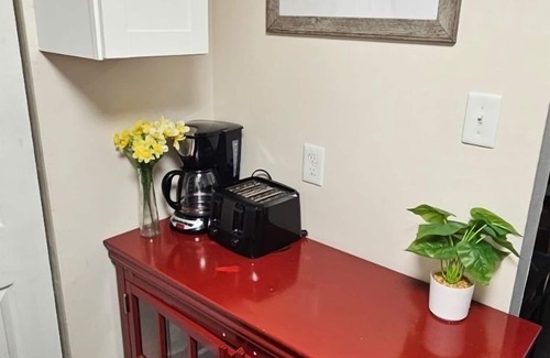 Henrico Condo | Cozy 2 level 2 bedroom condo located on the sort after westend of Richmond VA.
