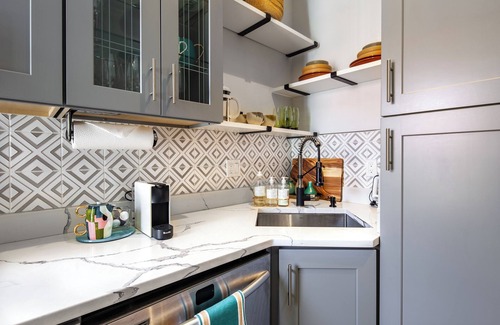 Northwest Apartment | Cozy 2-Level apartment in NW Cleveland Park, AU, National Cathedral, Georgetown