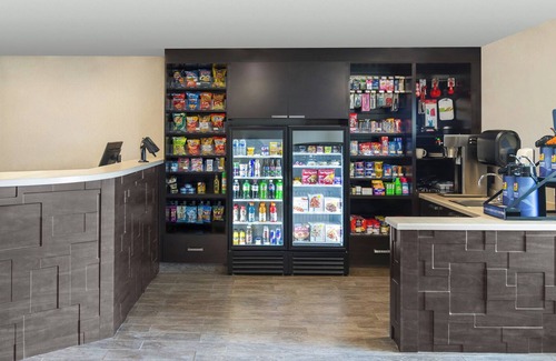 Huntersville Hotel | Cozy 2 queen hotel in delightful Huntersville up to 4 people