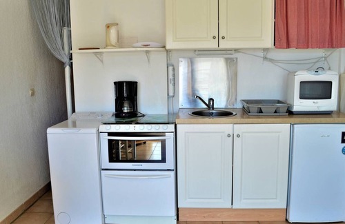Cavaliere Apartment | Cozy 2-Room Apartment for 4 with Balcony, AC, and Private Garage in Cavalaire-sur-Mer