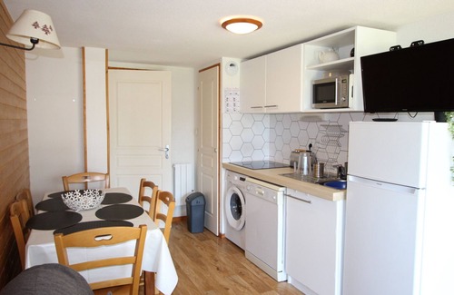 Chamrousse Apartment | Cozy 2-Room Apartment with South-Facing Terrace, Ski-In/Ski-Out, Near Shops & ESF in Chamrousse
