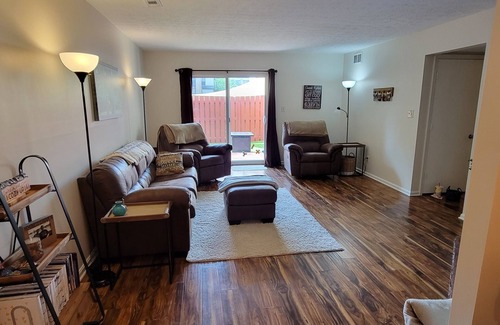 Buechel Condo | Cozy, 2 story townhouse Putting green and playroom.