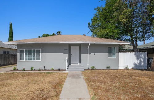 Fresno House | Cozy 2B/1Bth w EasyA to US99 and Nat'l Parks