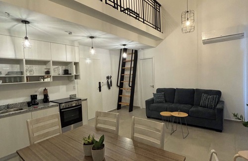 Santa Ana Apartment | Cozy 2b 2b loft with balcony & working space