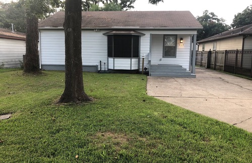 Houston House | Cozy 2BD/2BR vacation home just 10 minutes from Houston Hobby Airport
