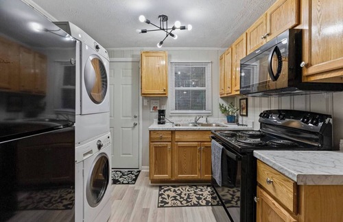 Fayetteville Condo | Cozy 2BDR OasisMin to Med Center, Univ & Downtown