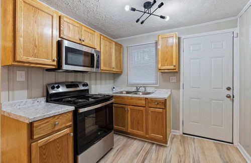 Fayetteville Condo | Cozy 2BDR OasisMin to Med Center, Univ & Downtown