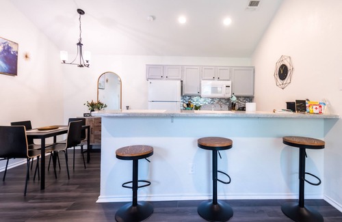Frisco House | Cozy 2Bed/2Bath - Heart of Frisco - Modern & Spacious