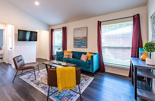 Frisco House | Cozy 2Bed/2Bath - Heart of Frisco - Modern & Spacious