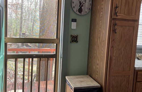 Rockwood Cabin | Cozy 2BR/1B cabin overlooking a beautiful creek with access to Catoosa WMA.
