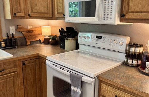 Coolin House | Cozy 2BR/2BA Coolin Getaway Steps Away From Priest Lake, Shops, Food, and Trails