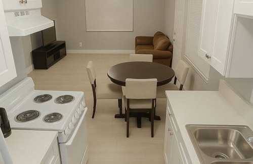 Downtown Las Vegas Apartment | Cozy 2BR 2BA on Fremont street 3 min walk from Fremont experience.