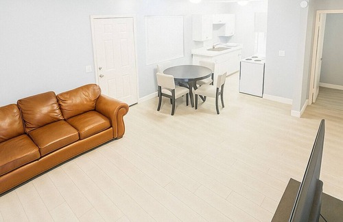 Downtown Las Vegas Apartment | Cozy 2BR 2BA on Fremont street 3 min walk from Fremont experience.