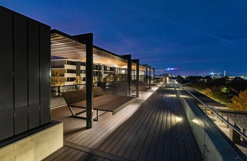 Lyneham Apartment | Cozy 2BR-2BA Rooftop Pool & BBQ, WiFi & Netflix