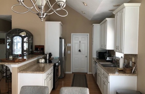 Mishawaka Condo | Cozy 2BR/2Bath, 3.9 miles/8 minutes to Notre Dame campus