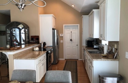 Mishawaka Condo | Cozy 2BR/2Bath, 3.9 miles/8 minutes to Notre Dame campus