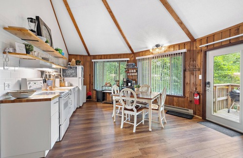 Beech Mountain Cabin | Cozy 2BR/2BR Cabin with Sauna near Ski Resort