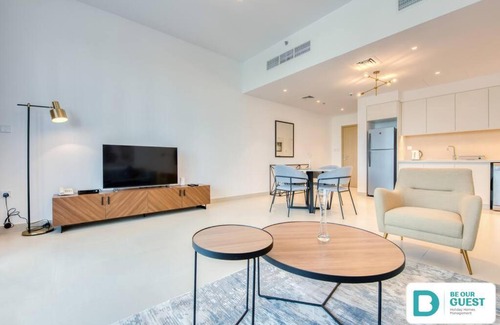 Dubai Apartment | Cozy 2BR Apartment in Creek Horizon
