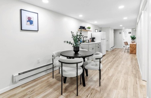 Hackensack River Waterfront Apartment | Cozy 2BR Getaway Easy NYC Commute - Walk to Train