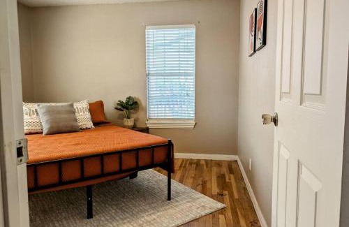 Clovis House | Cozy 2BR Home in Clovis