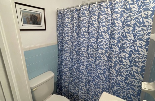 Lexington House | Cozy 2BR house behind Lexington BBQ