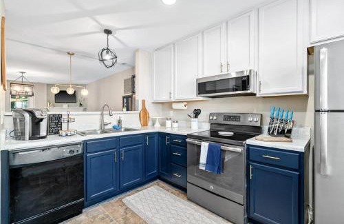 Southeast Raleigh House | Cozy 2BR Retreat with BBQ, WIFI & Parking