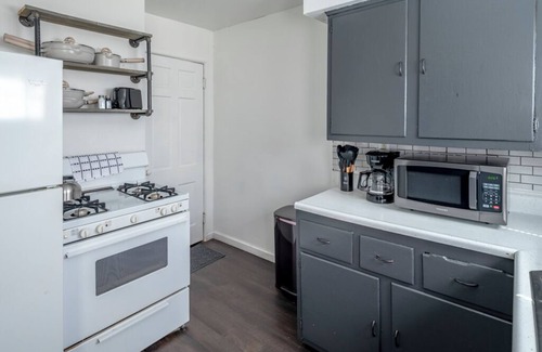 Kettering Apartment | Cozy 2BR Retreat/Workspace + Washer/Dryer