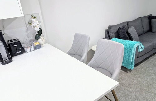 Silverado Apartment | Cozy 2BR Suite | Near CTrain, Spruce Meadows & Parks | Modern Comforts Await!