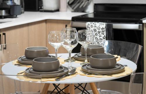 Keith Apartment | Cozy 2BR Suite with Kitchen, AC Near U of C, Winsport, Banff and Hospitals