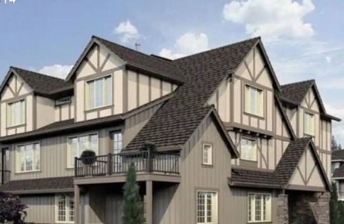 Beaverton Condo | Cozy 2Brm Modern Condo near MAXRail Intel Nvidia Nike, WiFi. 30-day min stay.