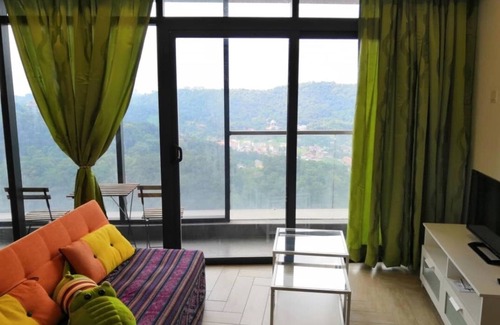 Petaling Jaya Apartment | Cozy 2R2B Hotel Suite in the Golden Triangle of PJ