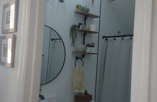 Annapolis House | Cozy 3-bdrm home in Annapolis. Steps away from the beach/4.7 miles to downtown.