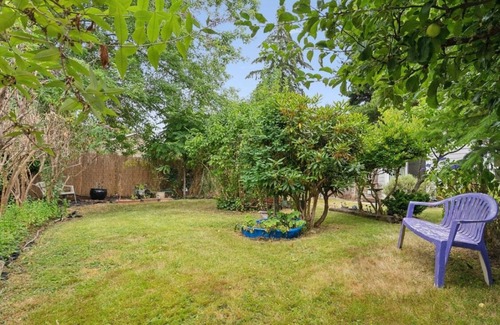 Retsil House | Cozy 3 Bed & 1.5 Bath near downtown, ferries and the waterfront in Port Orchard