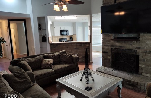 Highlands House | Cozy 3 bed home with a touch of Paris