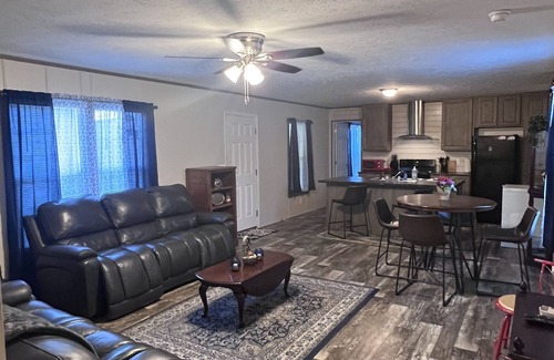 Georgetown House | Cozy 3 Bedroom 2 Full bathroom Home located minutes from Historic Downtown.