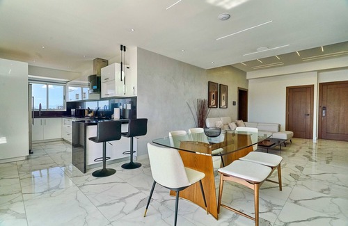 Downtown Santo Domingo Apartment | Cozy 3 bedroom Apt/Outdoor Pool/Gym/parking space