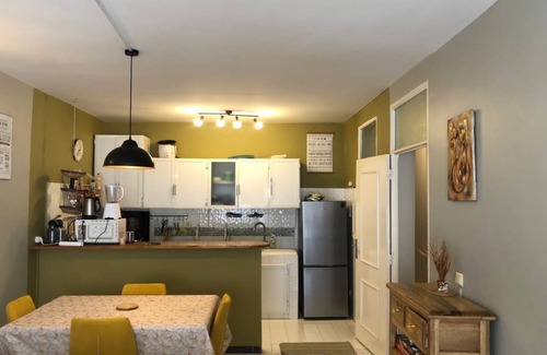 Yof Apartment | Cozy 3-bedroom apartment in enjoyable Dakar with WiFi, AC and close to ocean.