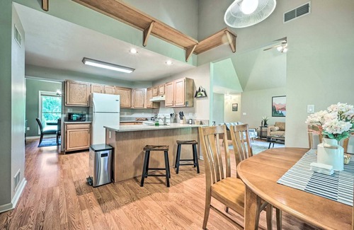 The Woods Cabin | Cozy 3 Bedroom Cabin Fits up to 10 Guests!