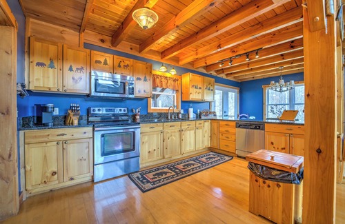 Waynesville Cabin | Cozy 3-bedroom cabin in welcoming Waynesville with WiFi, AC