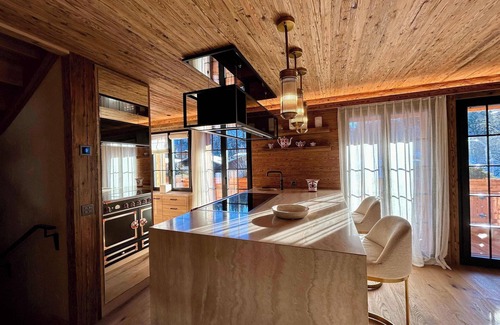 Gstaad Ski Chalet | Cozy 3-Bedroom Chalet in the Heart of Gstaad
