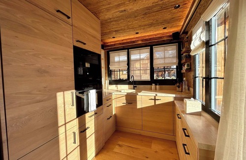 Gstaad Ski Chalet | Cozy 3-Bedroom Chalet in the Heart of Gstaad